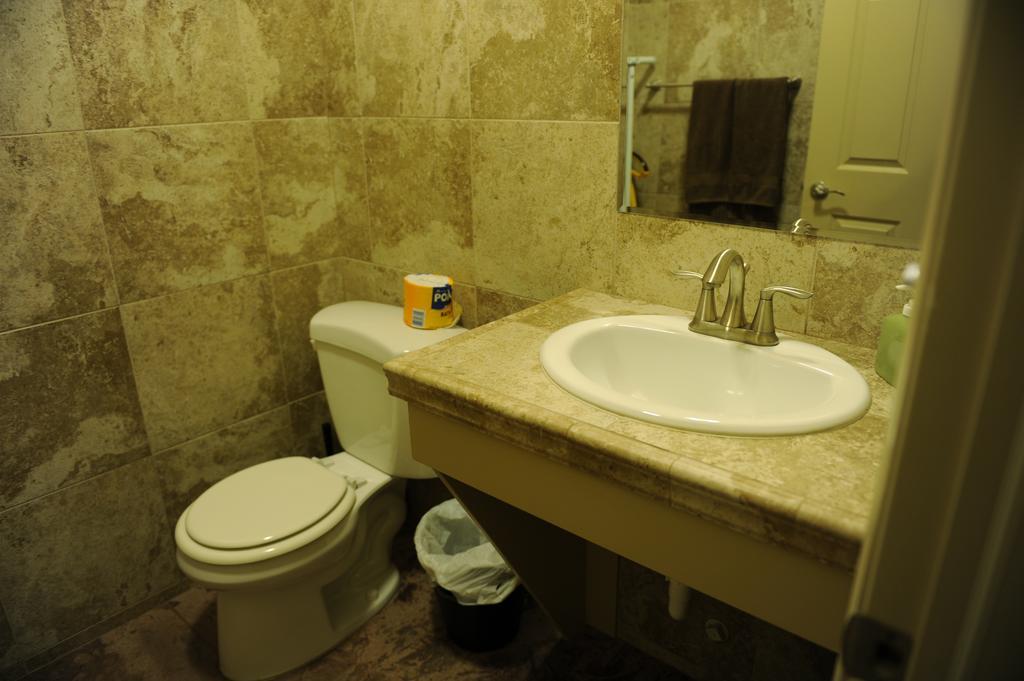 Camelot Inn At Honeyville Zewnętrze zdjęcie